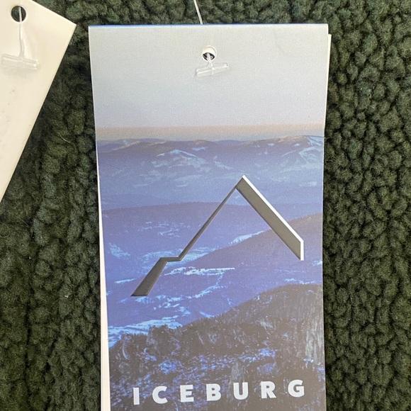 Iceburg Fleece Full-Zip Vest - Dark Green - Picture 2 of 13